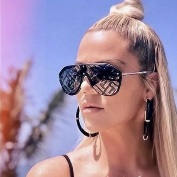 Fendi Fabulous Sunglasses M0039GS 2M2 Black Gold - Picture 7 of 8